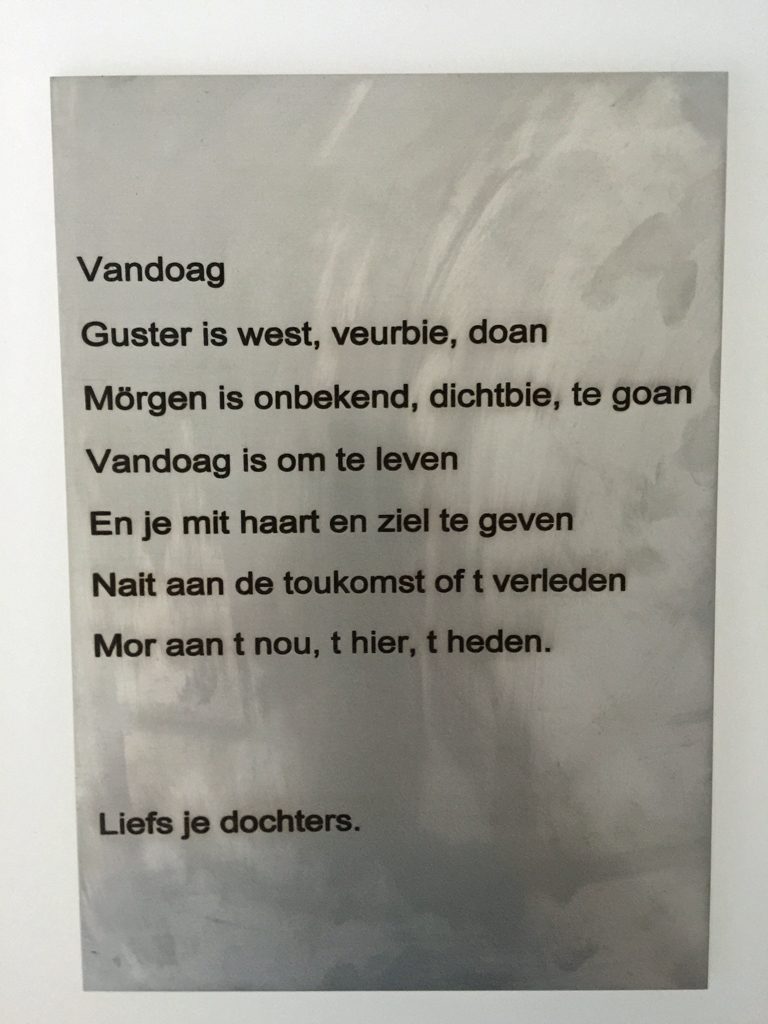 Bord met persoonlijke tekst