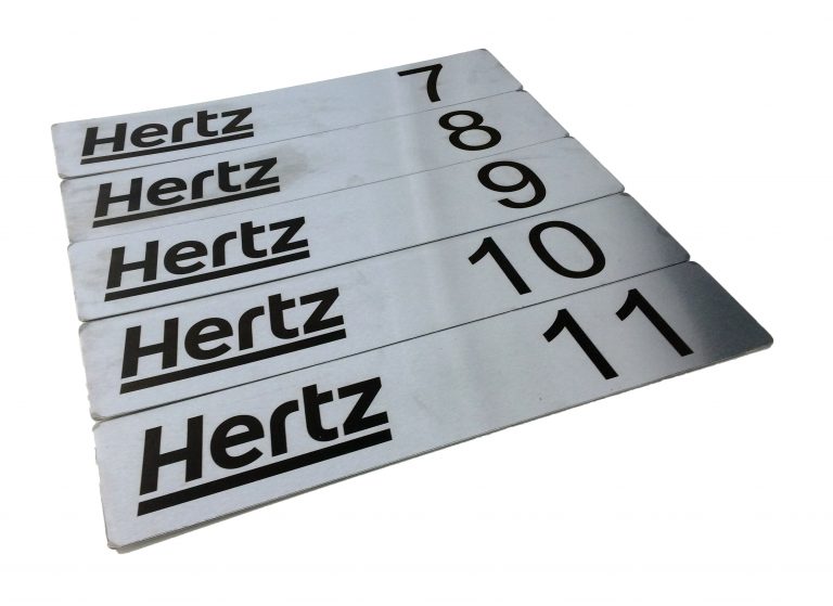 Gegraveerde metalen Hertz-parkeerborden