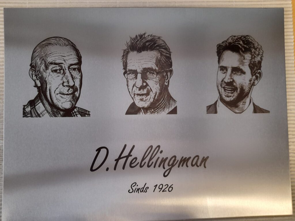 3 foto's op 1 RVS plaat gegraveerd met laser